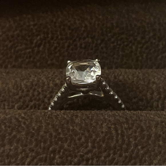Sterling silver and White Topaz cushion cut gemstone ring Jared’s size 5 💍 - Picture 5 of 7